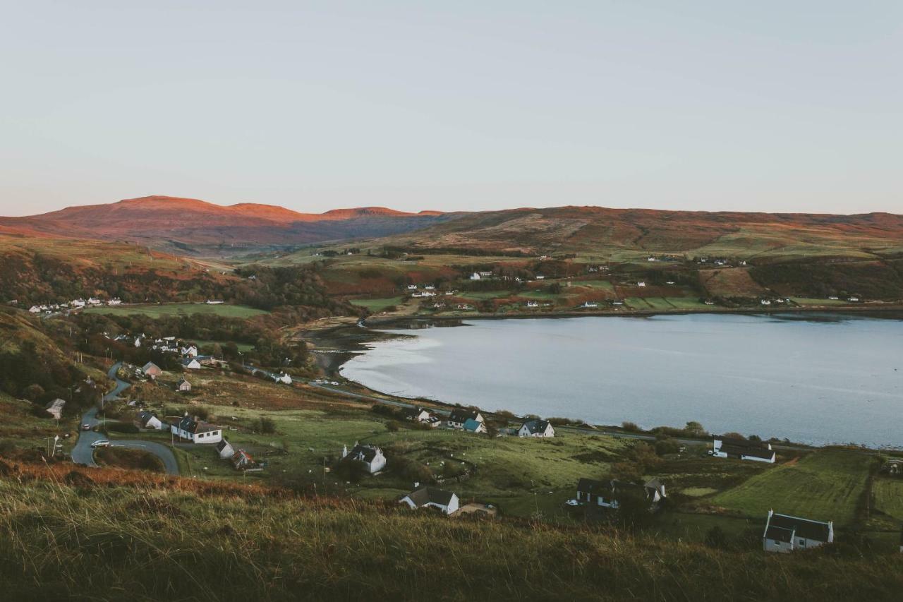 The Ferry Inn Portree Exterior photo